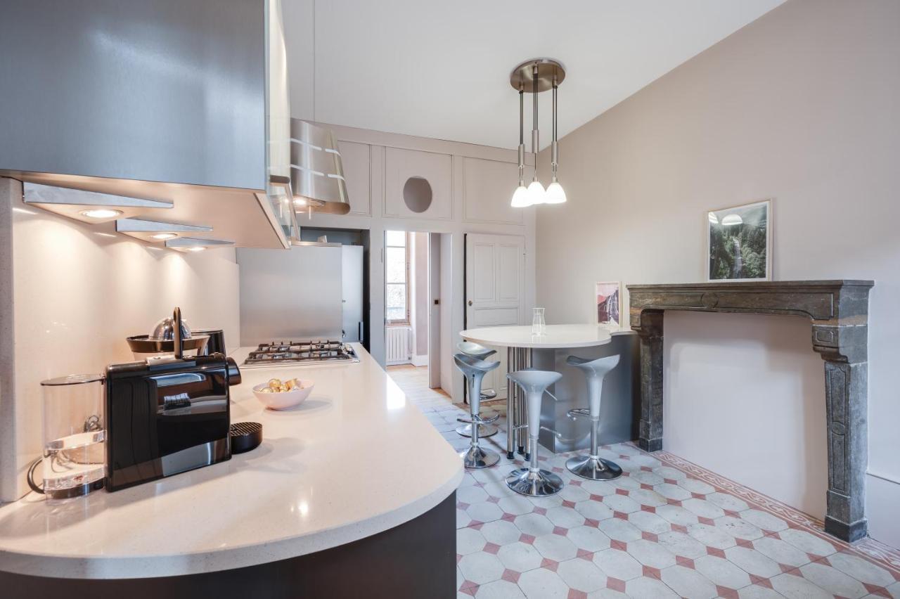 Grand Appartement 8 Personnes Terrasse Privative Hyper Centre Calme Lons-le-Saunier Exterior foto